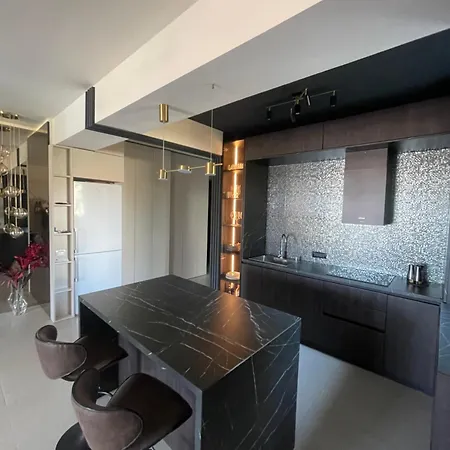 Aurai Apartment